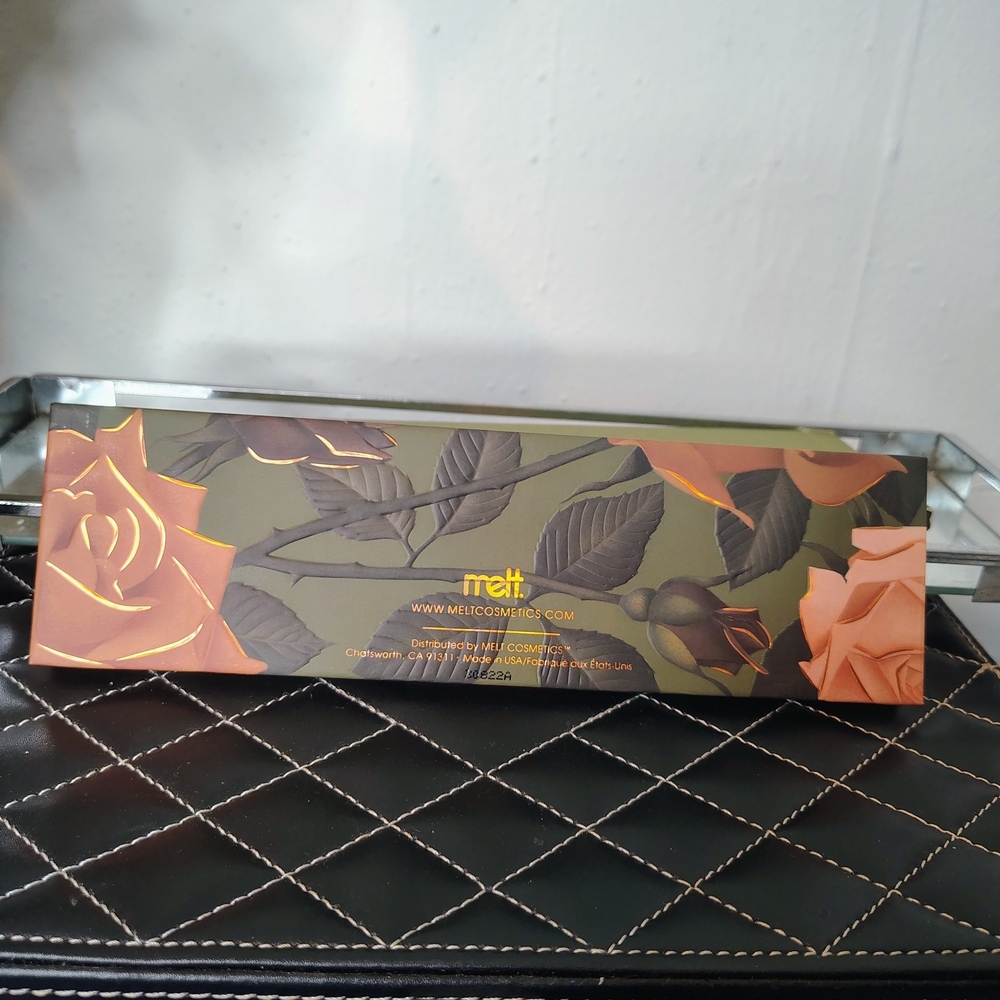 Gemini Eyeshadow Palette in Warm Greens & Golds - Picture 4 of 6